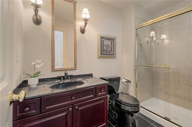 812 W 132nd Terrace, Kansas City, MO 64145