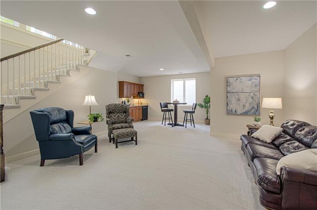 812 W 132nd Terrace, Kansas City, MO 64145
