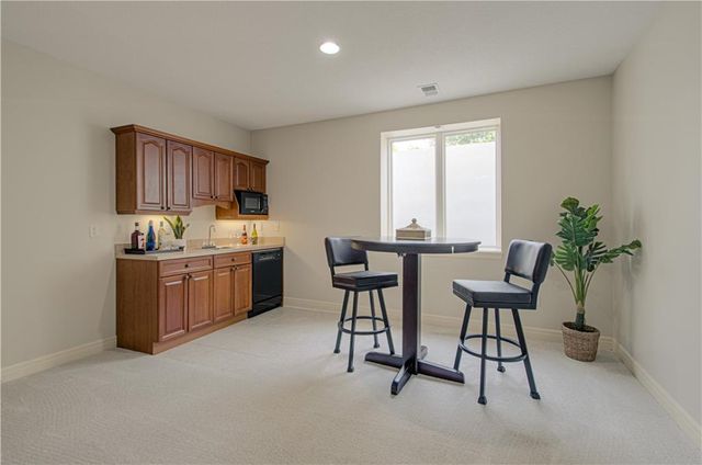 812 W 132nd Terrace, Kansas City, MO 64145