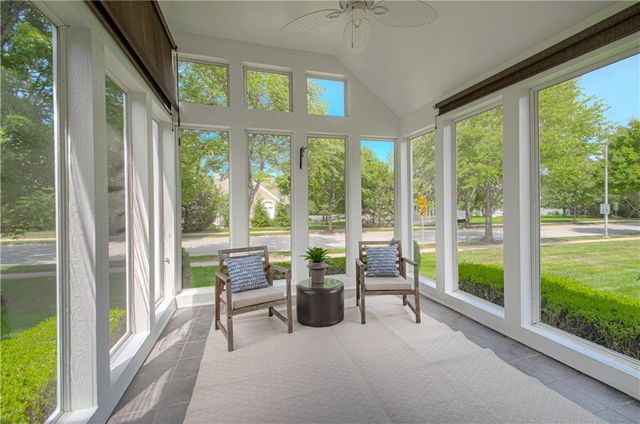 812 W 132nd Terrace, Kansas City, MO 64145