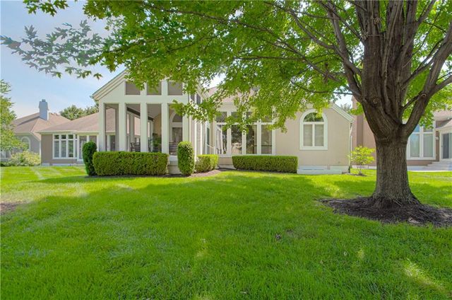 812 W 132nd Terrace, Kansas City, MO 64145