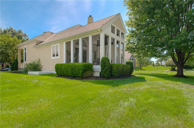 812 W 132nd Terrace, Kansas City, MO 64145