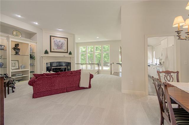 812 W 132nd Terrace, Kansas City, MO 64145