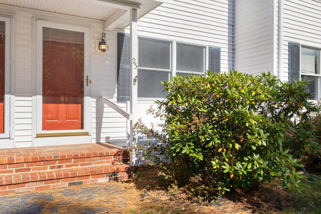 23 Oakwood Terrace 23, Brunswick, ME 04011 — photo 4