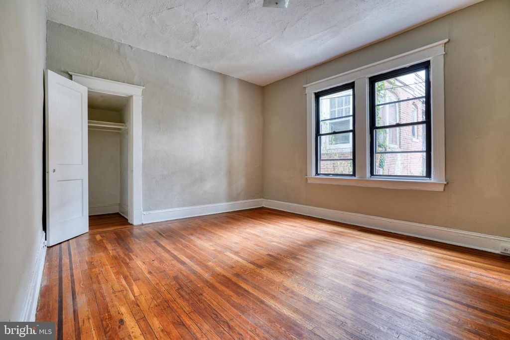 Image 11 of property listing at 2111 PARK AVE, Baltimore, MD 21217