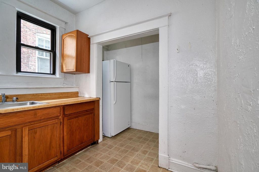 Image 16 of property listing at 2111 PARK AVE, Baltimore, MD 21217