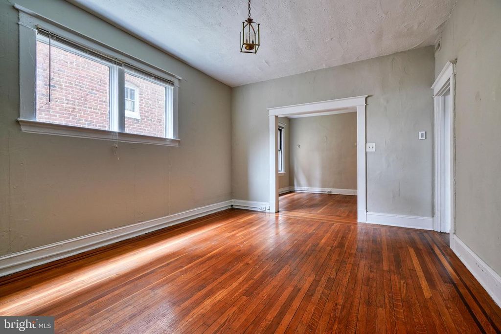 Image 18 of property listing at 2111 PARK AVE, Baltimore, MD 21217