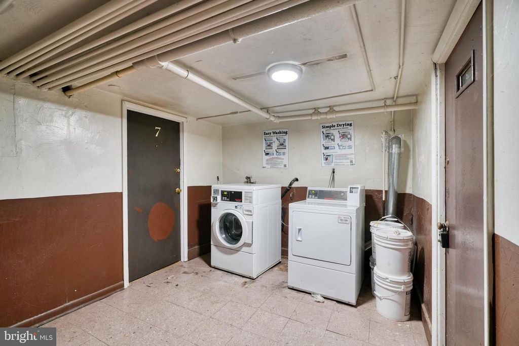 Image 19 of property listing at 2111 PARK AVE, Baltimore, MD 21217