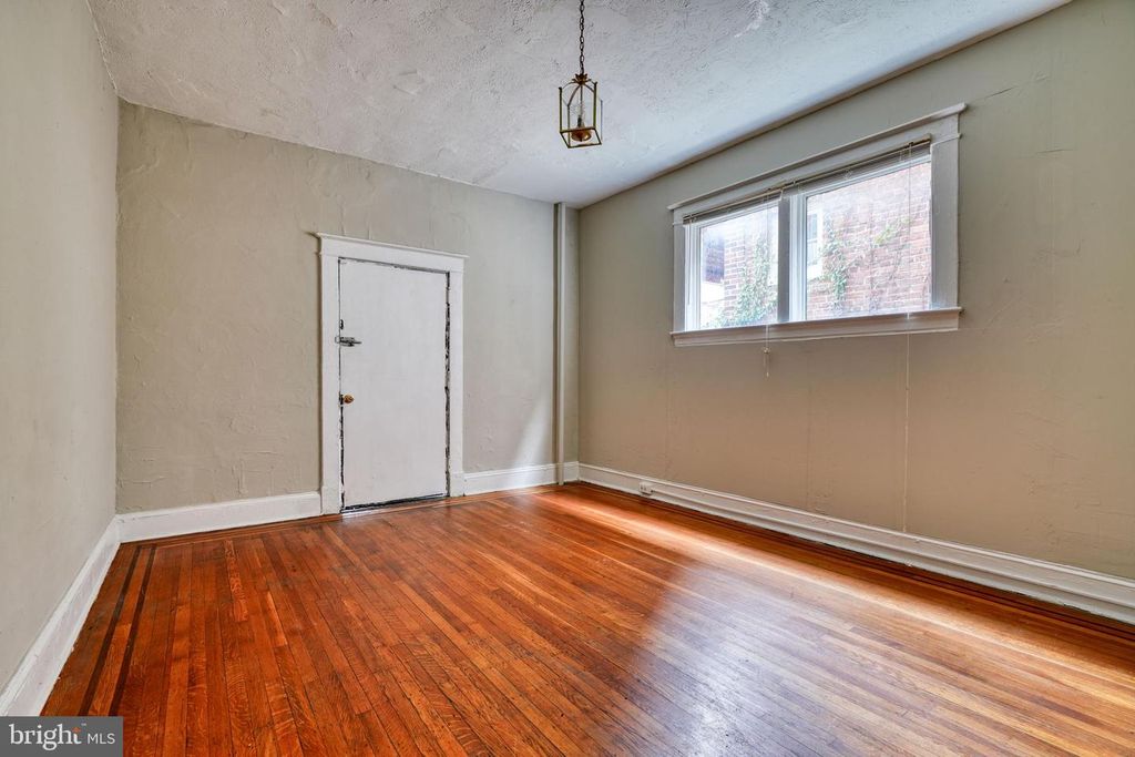 Image 20 of property listing at 2111 PARK AVE, Baltimore, MD 21217