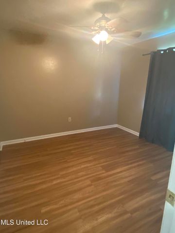 5405 Woodridge Drive, Gautier, MS 39553