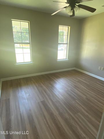 5405 Woodridge Drive, Gautier, MS 39553