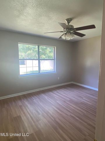 5405 Woodridge Drive, Gautier, MS 39553