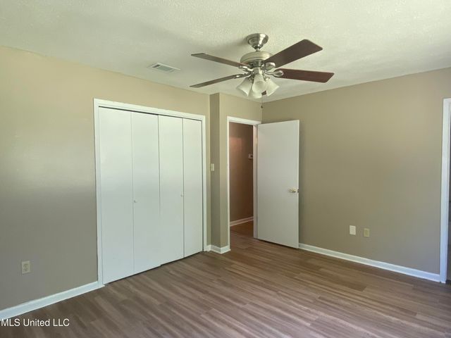 5405 Woodridge Drive, Gautier, MS 39553
