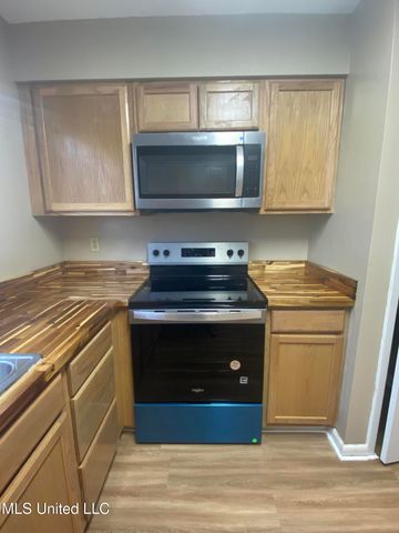 5405 Woodridge Drive, Gautier, MS 39553