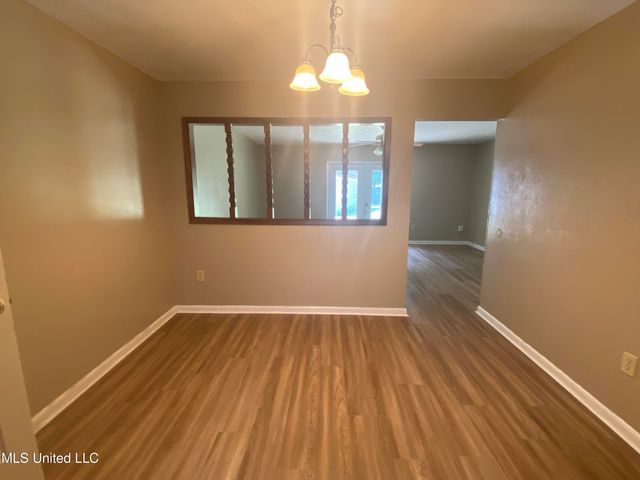 5405 Woodridge Drive, Gautier, MS 39553
