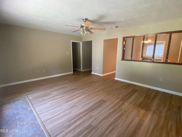5405 Woodridge Drive, Gautier, MS 39553