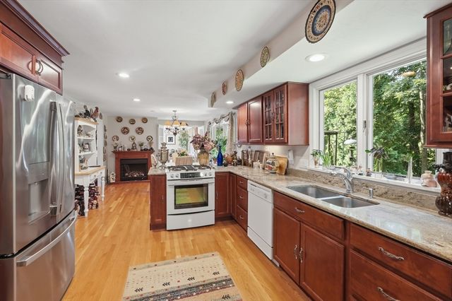 301 Winch St, Framingham, MA 01701