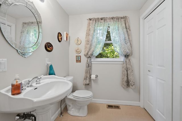 301 Winch St, Framingham, MA 01701