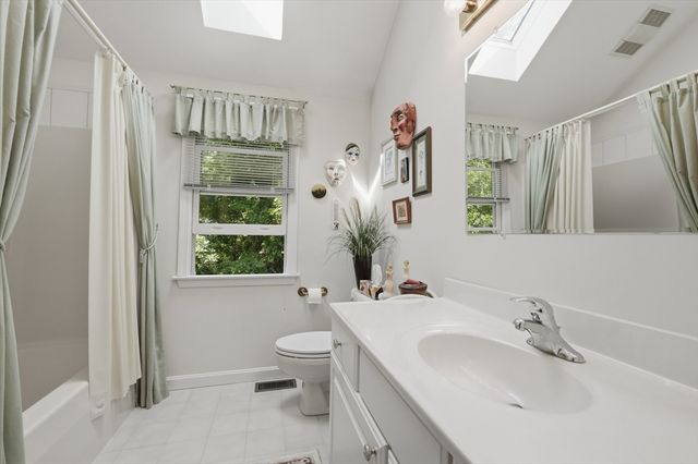 301 Winch St, Framingham, MA 01701