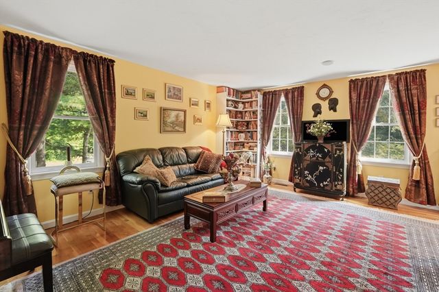 301 Winch St, Framingham, MA 01701