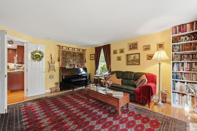 301 Winch St, Framingham, MA 01701