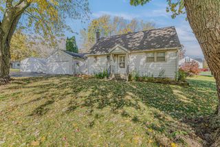 1414 Belle Plaine Avenue, Gurnee, IL 60031