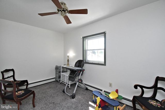 528 BERKLEY AVE, Jenkintown, PA 19046