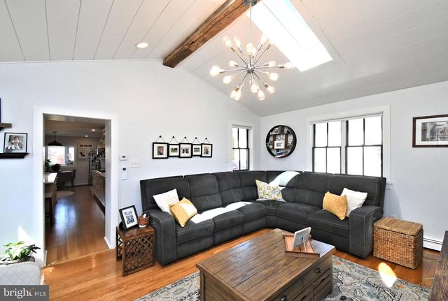 528 BERKLEY AVE, Jenkintown, PA 19046