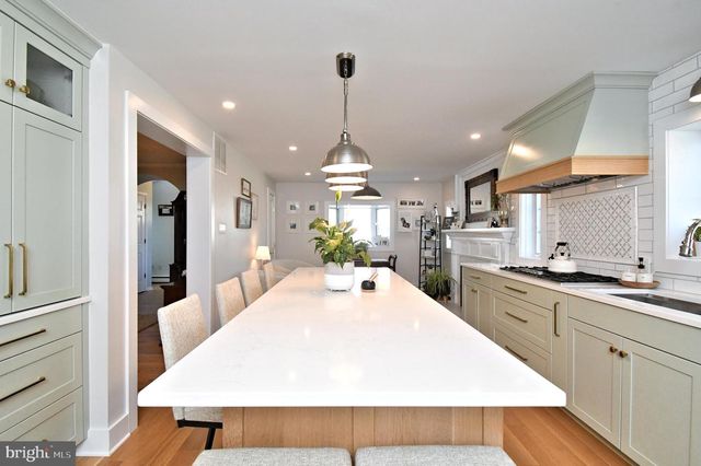 528 BERKLEY AVE, Jenkintown, PA 19046
