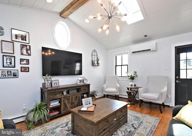 528 BERKLEY AVE, Jenkintown, PA 19046