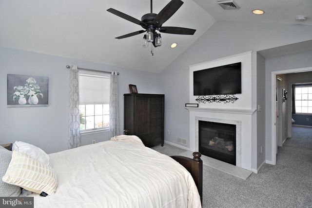 528 BERKLEY AVE, Jenkintown, PA 19046