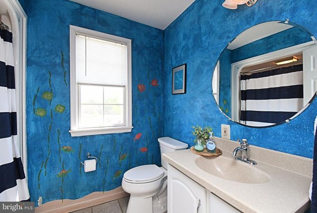 528 BERKLEY AVE, Jenkintown, PA 19046
