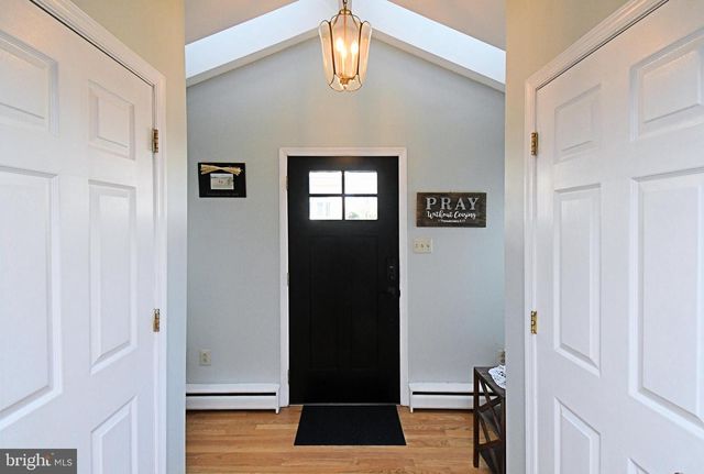 528 BERKLEY AVE, Jenkintown, PA 19046