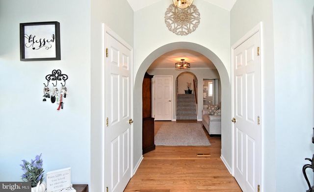 528 BERKLEY AVE, Jenkintown, PA 19046