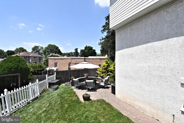 528 BERKLEY AVE, Jenkintown, PA 19046