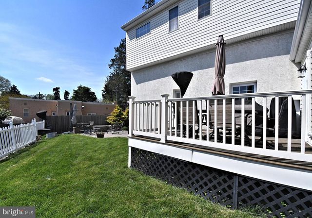 528 BERKLEY AVE, Jenkintown, PA 19046