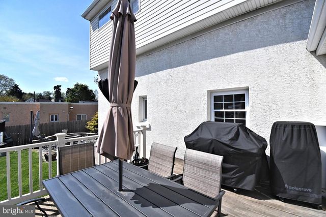 528 BERKLEY AVE, Jenkintown, PA 19046
