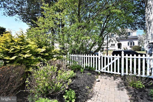 528 BERKLEY AVE, Jenkintown, PA 19046