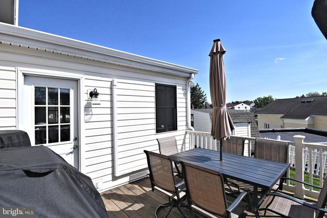 528 BERKLEY AVE, Jenkintown, PA 19046
