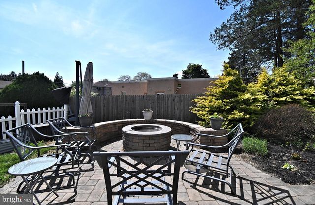 528 BERKLEY AVE, Jenkintown, PA 19046
