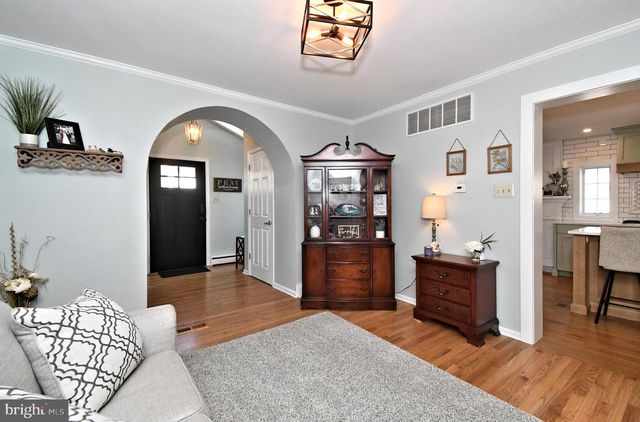 528 BERKLEY AVE, Jenkintown, PA 19046