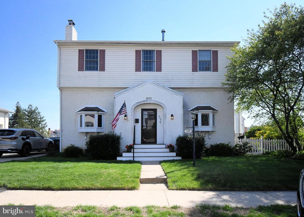 528 BERKLEY AVE, Jenkintown, PA 19046