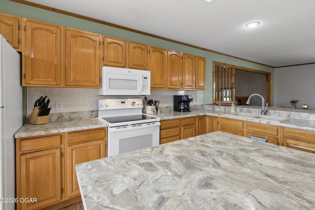 15915 S 1425 Road, Stockton, MO 65785