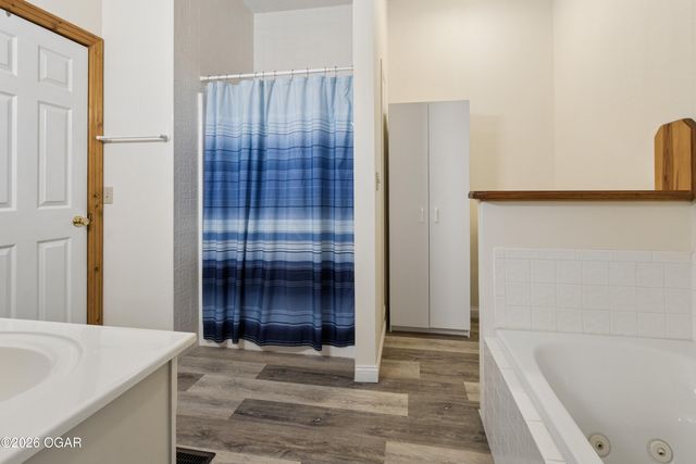 15915 S 1425 Road, Stockton, MO 65785