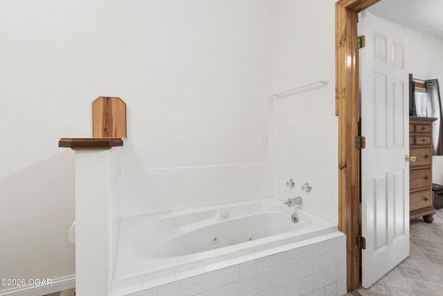 15915 S 1425 Road, Stockton, MO 65785