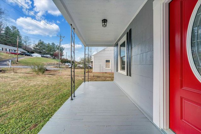 1920 Daniels Creek RD, Collinsville, VA 24078