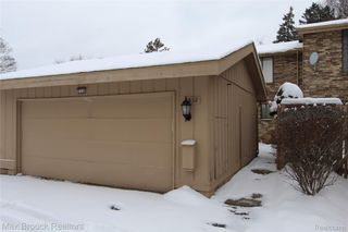 7338 Creek View Court, West Bloomfield Charter Township, MI 48322