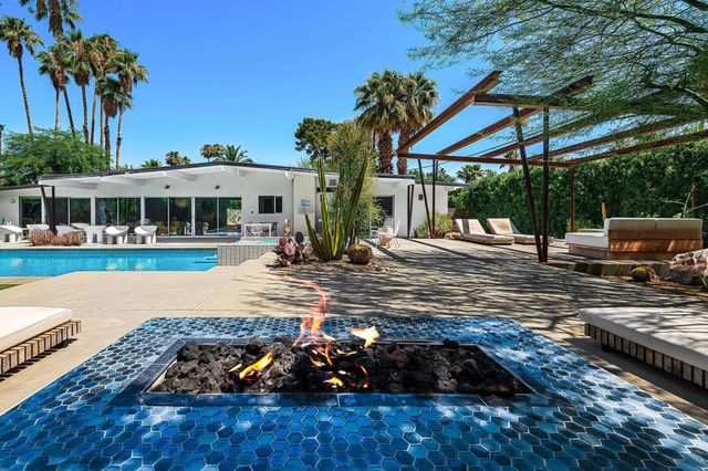 2639 E Livmor Avenue, Palm Springs, CA 92262