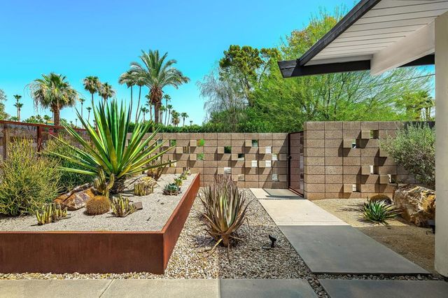 2639 E Livmor Avenue, Palm Springs, CA 92262
