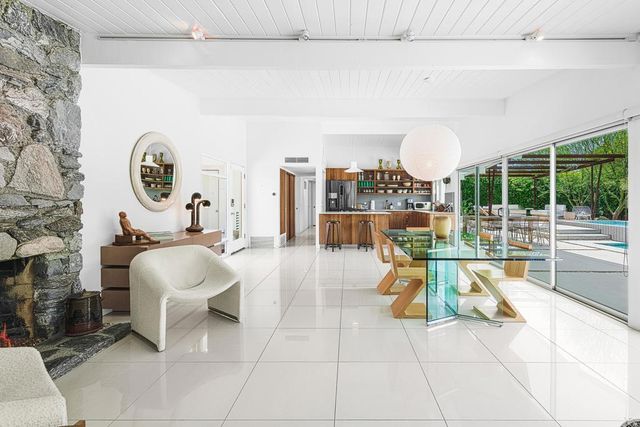 2639 E Livmor Avenue, Palm Springs, CA 92262